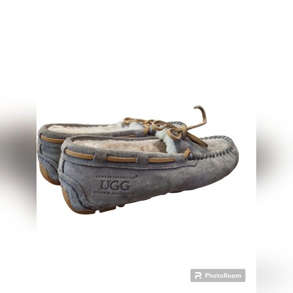 Ugg Dakota slippers size 13/1 in excellent condition - Picture 1 of 7